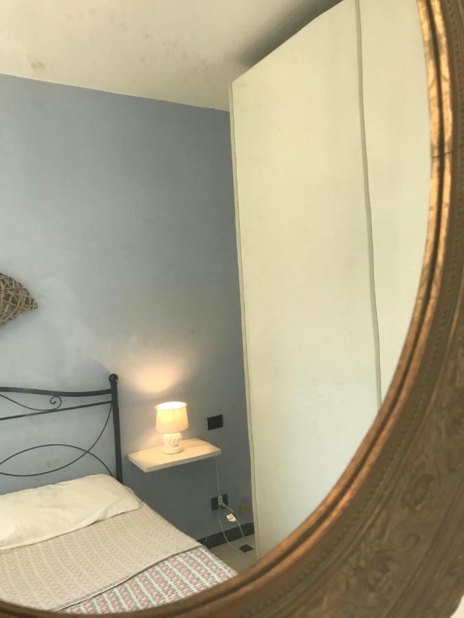 Piazza Staglieno - Appartamento centralissimo a 30m dalla spiaggia Levanto Esterno foto