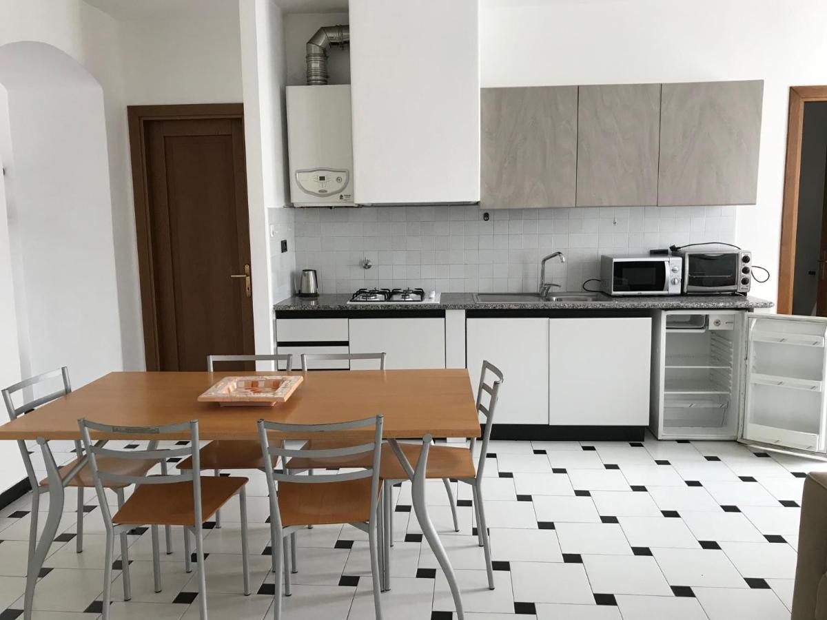 Piazza Staglieno - Appartamento centralissimo a 30m dalla spiaggia Levanto Esterno foto